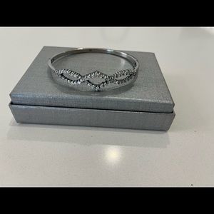 Genuine silver bangle bracelet with crystals